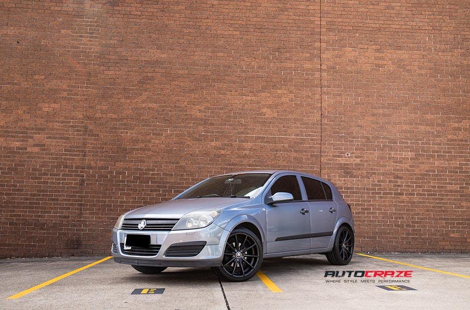 HOLDEN ASTRA  5 STUD  CONCAVE MATTE BLACK